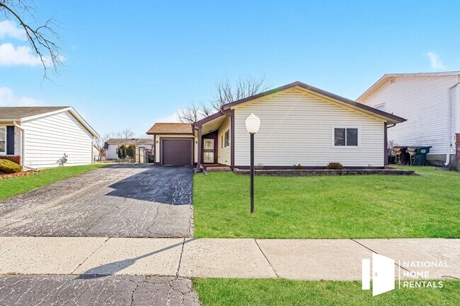 Building Photo - 17771 Devon Dr