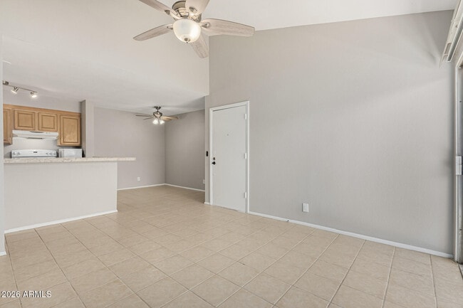 Building Photo - 8055 E Thomas Rd