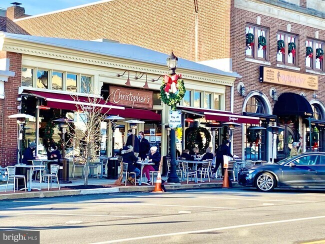 Foto del edificio - 118 E Lancaster Ave