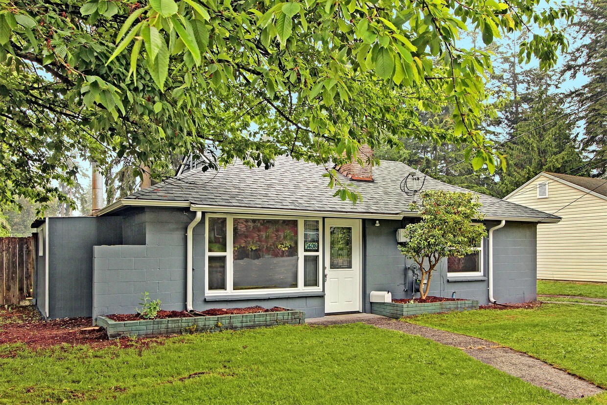 5608 236th St SW, Mountlake Terrace, WA 98043 House Rental in