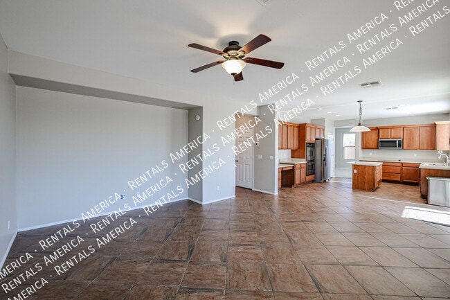 Building Photo - Large Resort Style Home