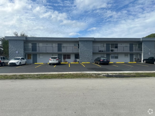 Building Photo - 3701 SW 59th Terrace