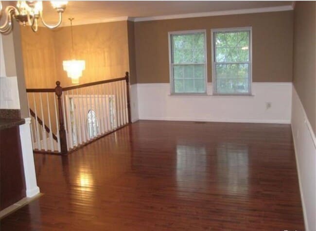 Building Photo - 23672 Londonderry Dr