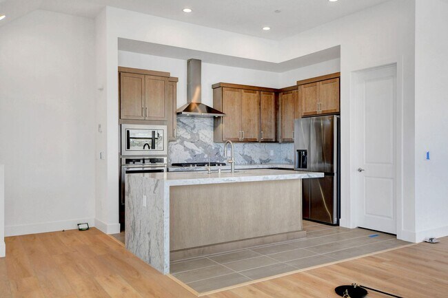 Foto del edificio - Stunning Luxury Toll Brothers Cordillera 4 bedroom!