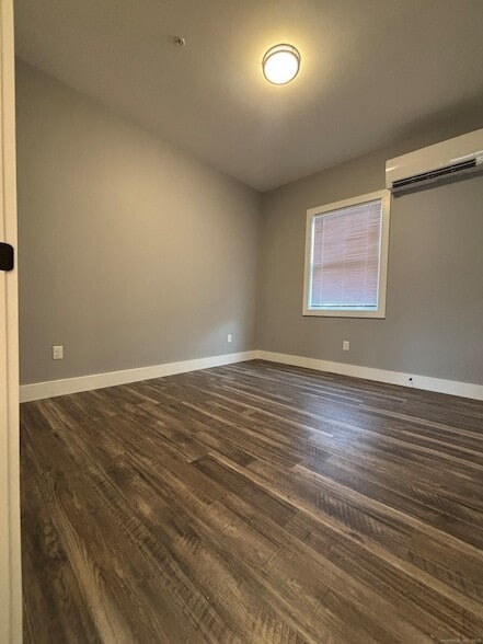 Building Photo - 303 Norwich-New London Turnpike