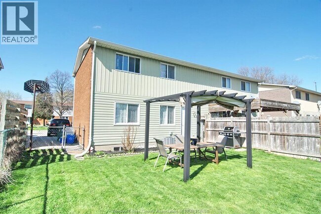 Building Photo - 10357 Shenandoah Cres