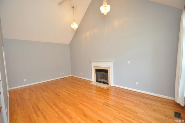 Building Photo - 109 Waterfall Ct