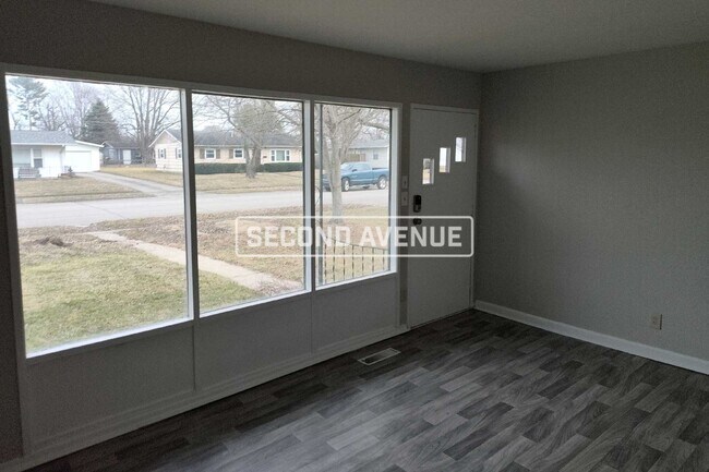 Building Photo - 505 Roosevelt DR