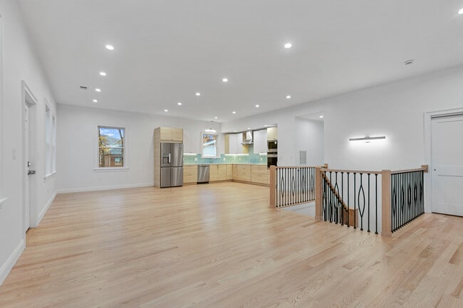 Building Photo - 14 Newell Rd