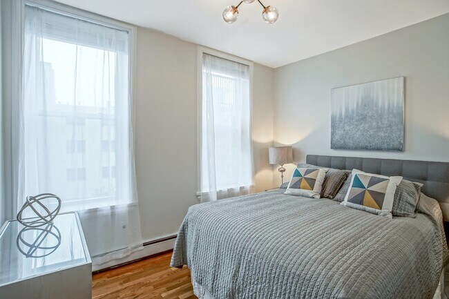 Foto del edificio - 320 Madison St