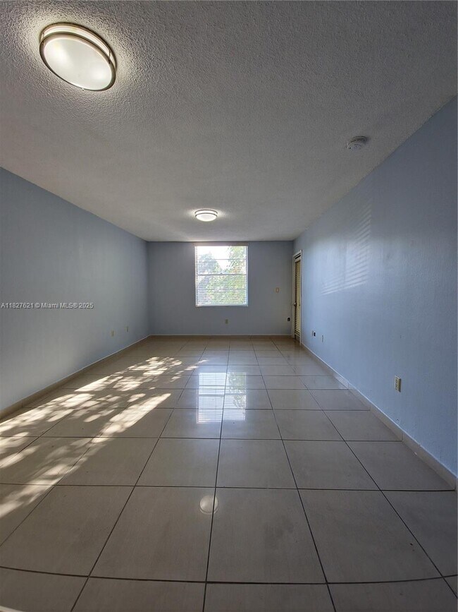 Building Photo - 5665 W 20th Ave
