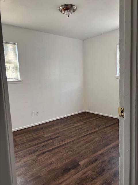 Foto del edificio - 403 Teak Ave