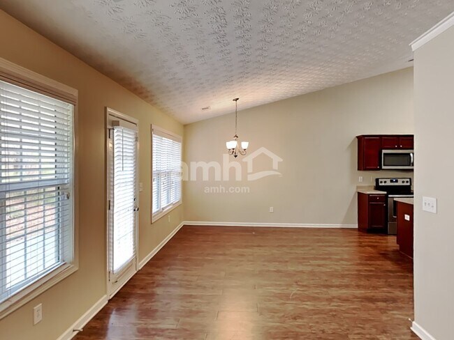 Foto del edificio - 2166 Blueberry Ln