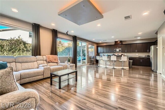 Foto del edificio - Executive Furnished Pool Home