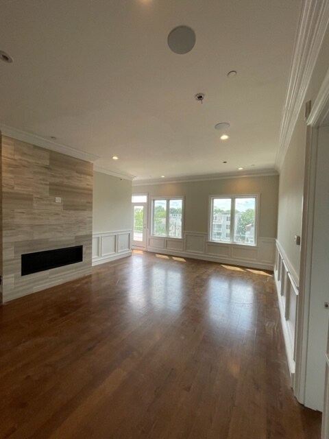 Foto del edificio - 933 E 2nd St