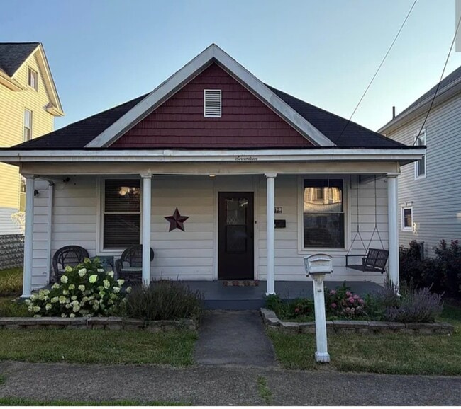 Building Photo - 417 Spring Ave