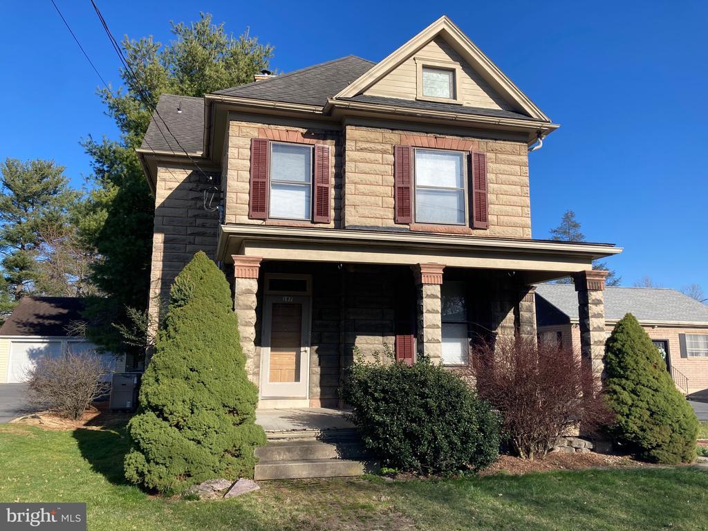 Foto principal - 195 Falling Spring Rd