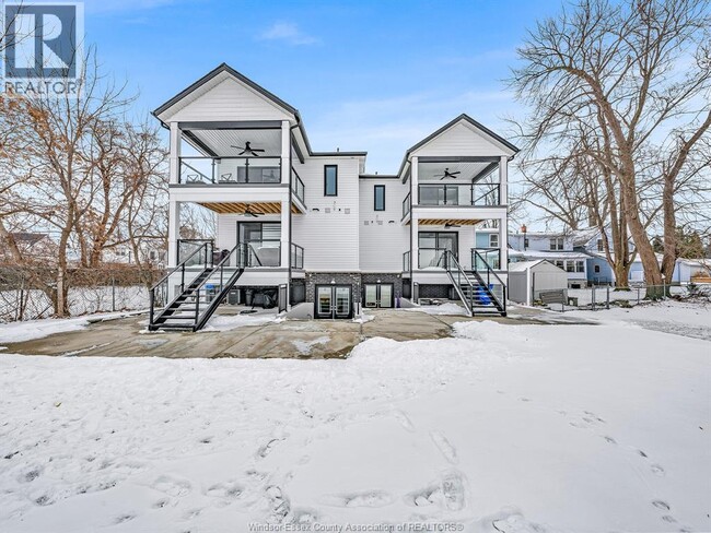 Building Photo - 322 Ramsay St