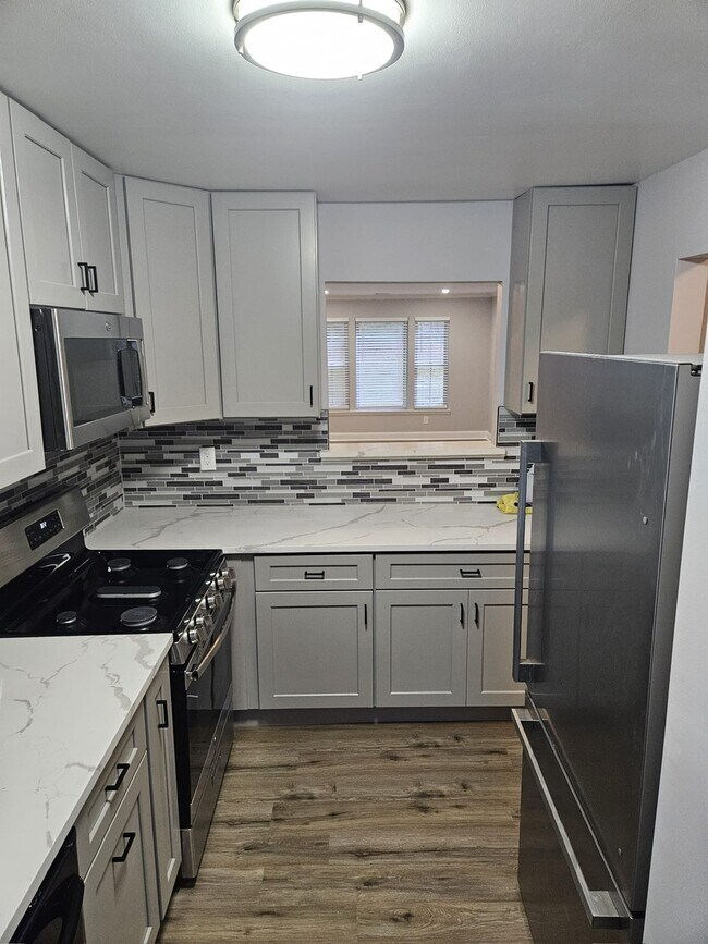 Foto del edificio - 65 County Rd