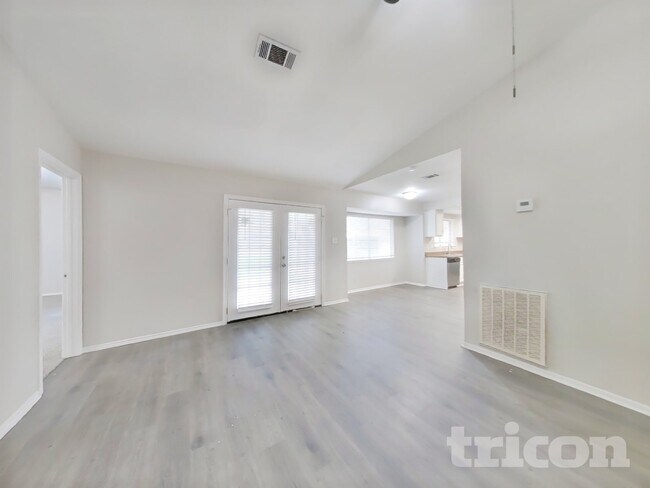 Foto del edificio - 11519 Perry Rd