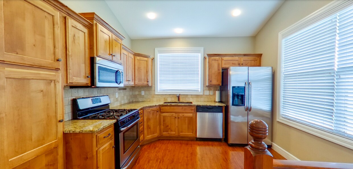 Primary Photo - 3D Tour Available - 2-Car Garage + Stainle...