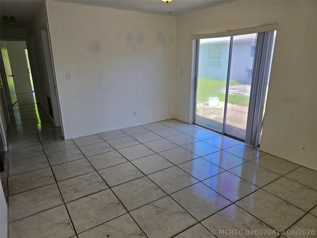 Building Photo - 433 SW 61st Terrace