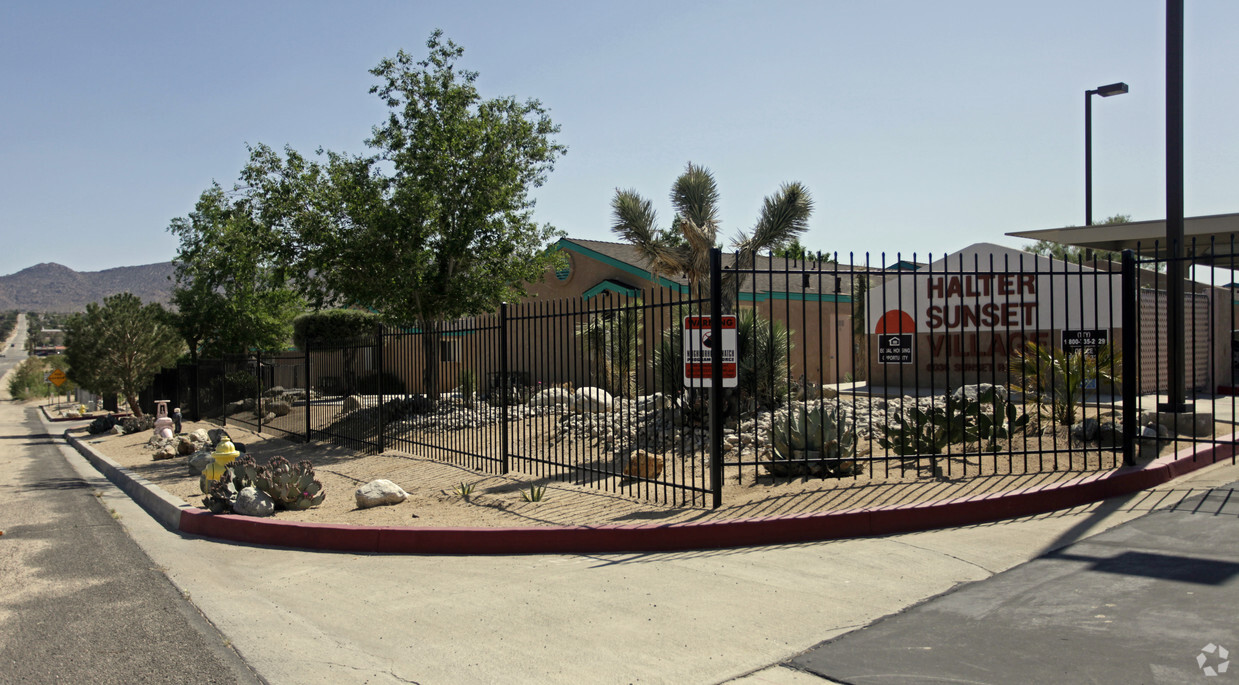 Primary Photo - Halter Sunset Village
