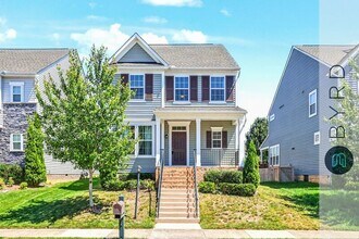 Building Photo - 16921 Thornapple Run