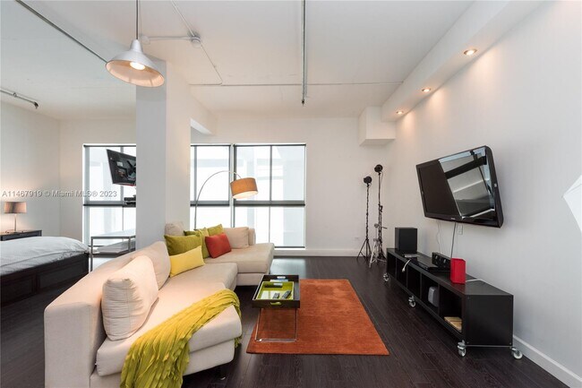 Building Photo - 1560 Lenox Ave
