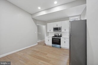 Building Photo - 247 S 44th St
