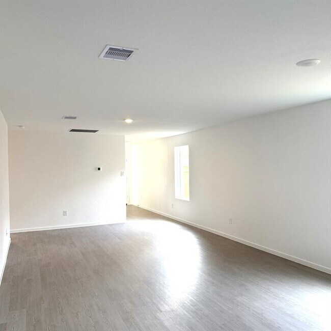 Foto del edificio - 6807 Lantana Leaf Ln