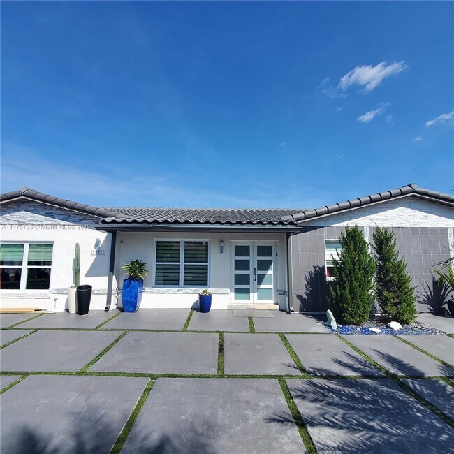 Building Photo - 12721 SW 47th St