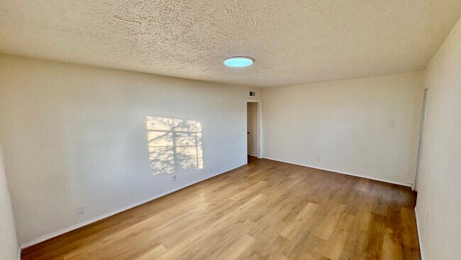 Foto del edificio - 2928 Piedmont Dr