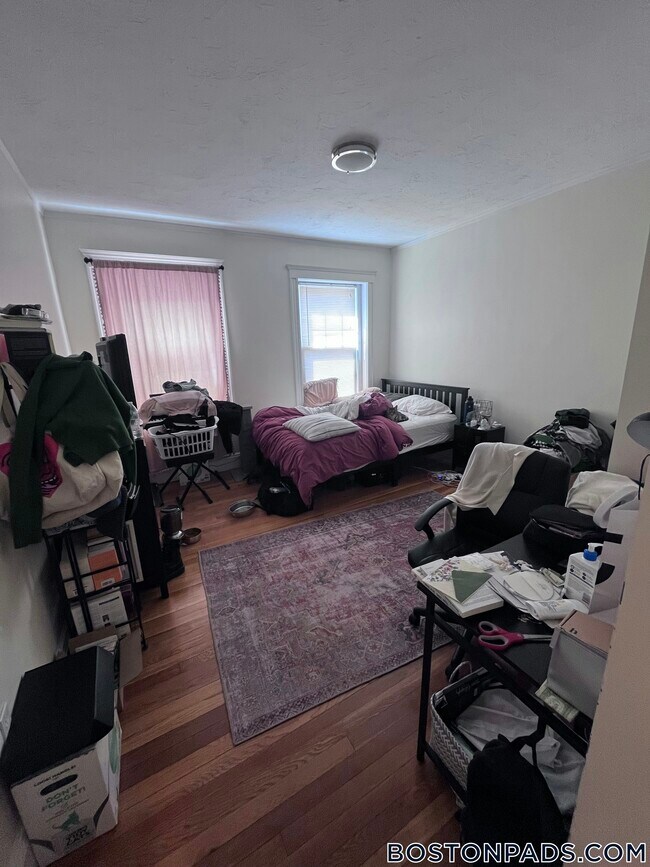 Foto del edificio - 191 Winthrop Rd