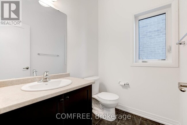 Building Photo - 33 Hitchman St