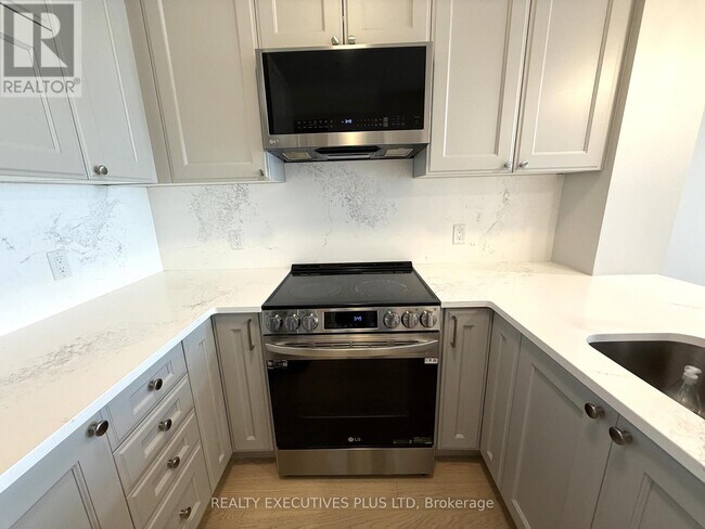 Building Photo - 470 Gordon Krantz Ave