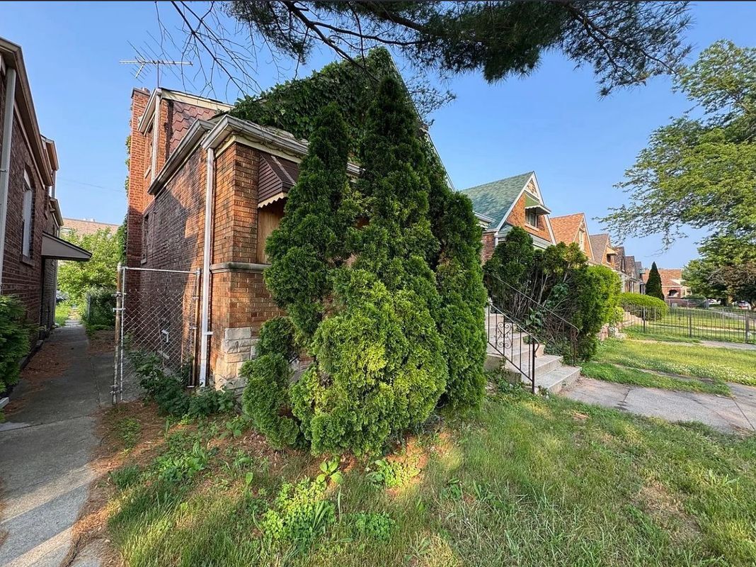 Foto principal - 8371 S Baltimore Ave