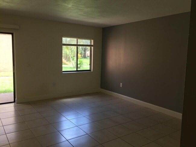 Building Photo - 190 San Juan Cir