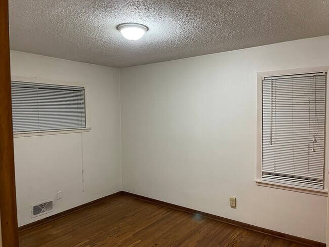 Building Photo - 2635 Fisk St