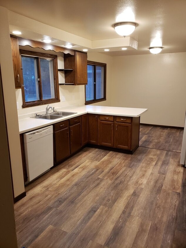 Primary Photo - Beautiful 3 bedroom 2 bath Single Family H...