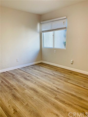 Building Photo - 5 Valley View