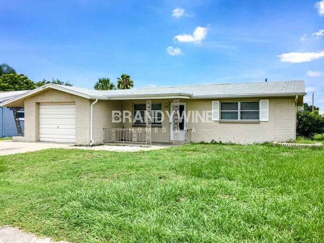Building Photo - 7317 Oak Crest Dr