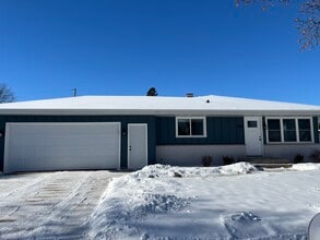 Building Photo - 509 S Matthias St