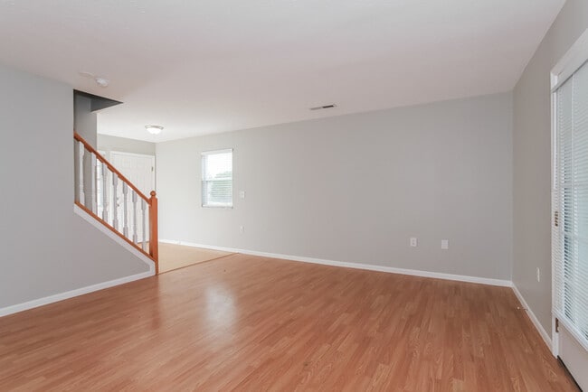 Building Photo - 1015 Canterbury Ln