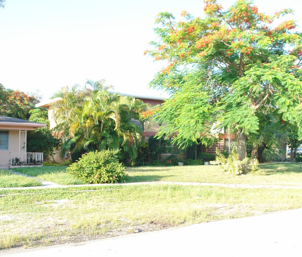 Building Photo - 2200 NE 173rd St