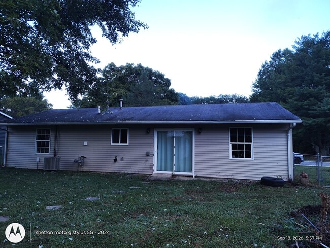 Building Photo - 2713 Springwood Dr