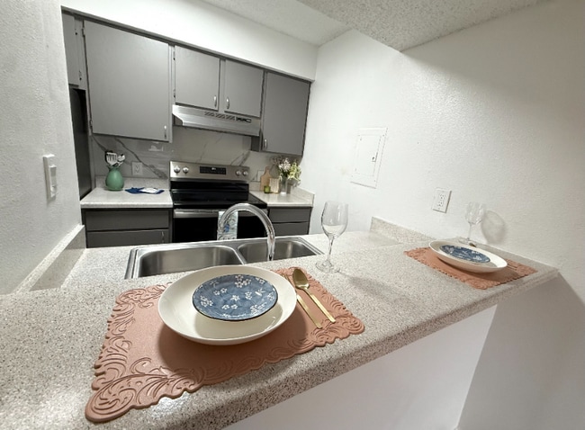 Building Photo - 3740 Little Rd