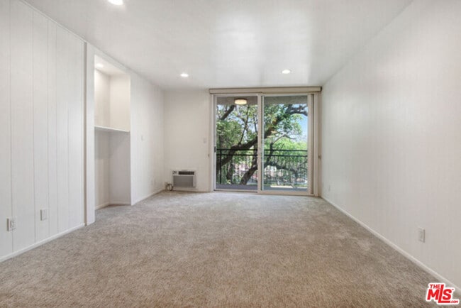 Building Photo - 1885 Veteran Ave