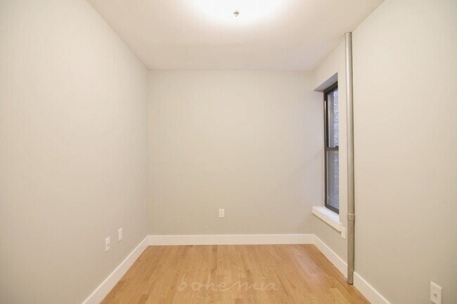 Building Photo - 121 Vermilyea Avenue