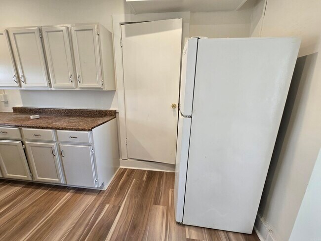 Foto del edificio - 709 W 44th St